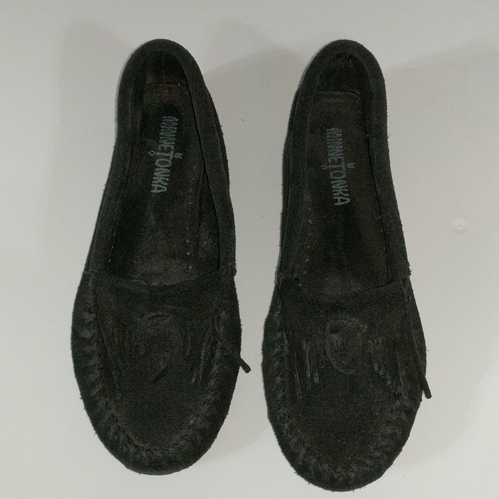 MINNETONKA Kilty Black Suede Leather Moccasins - Size 6